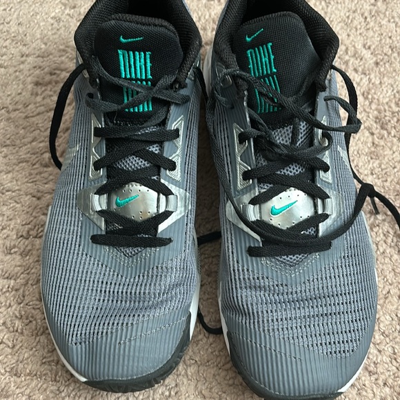 Nike basketball shoes - Picture 5 of 5